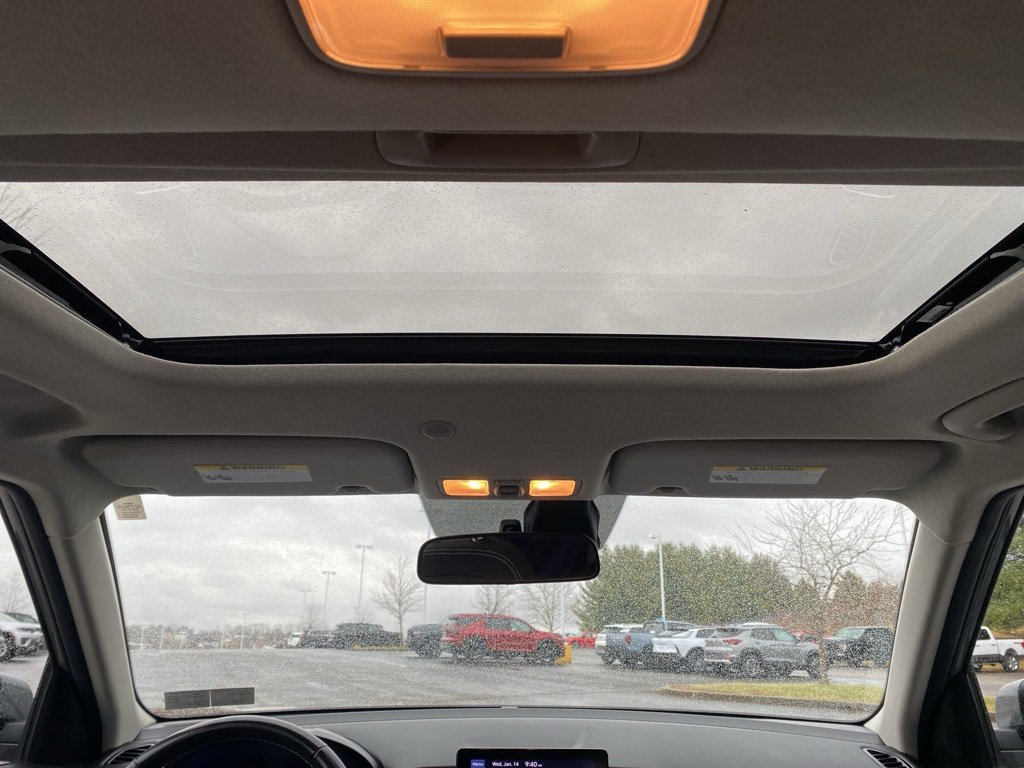 Used 2023 Hyundai Venue SEL image 18