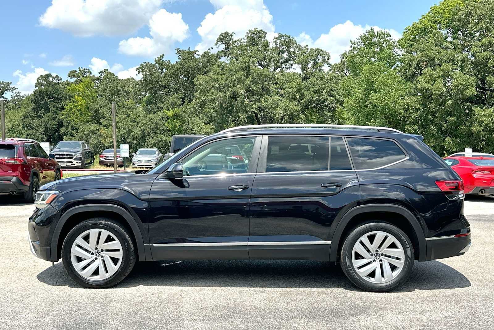 Used 2021 Volkswagen Atlas SEL AWD/4WD image 12