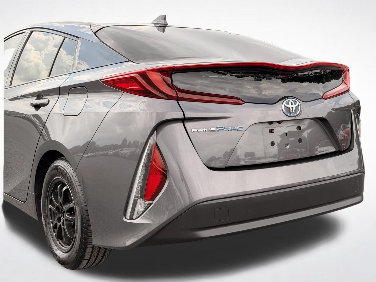 Used 2017 Toyota Prius Prime Premium FWD image 3