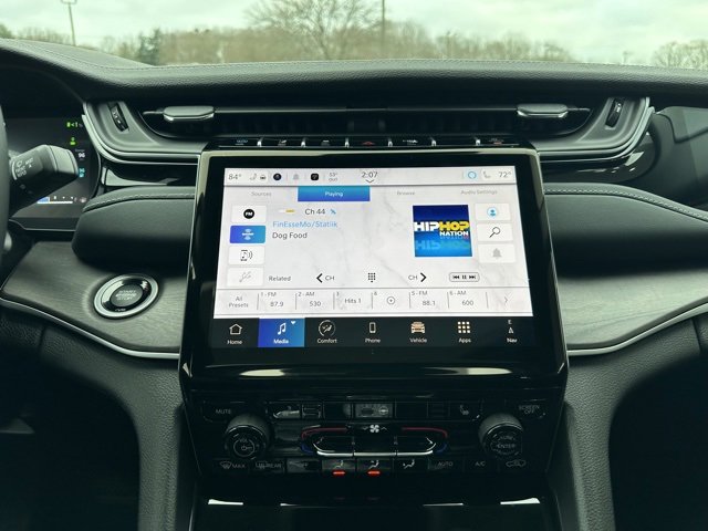 New 2024 Jeep Grand Cherokee Limited 4xe image 18