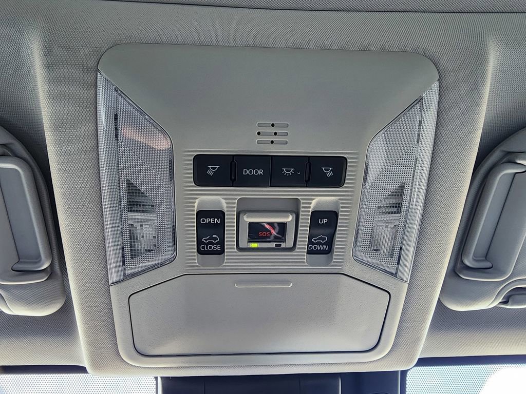 Used 2022 Toyota RAV4 XLE Premium image 23