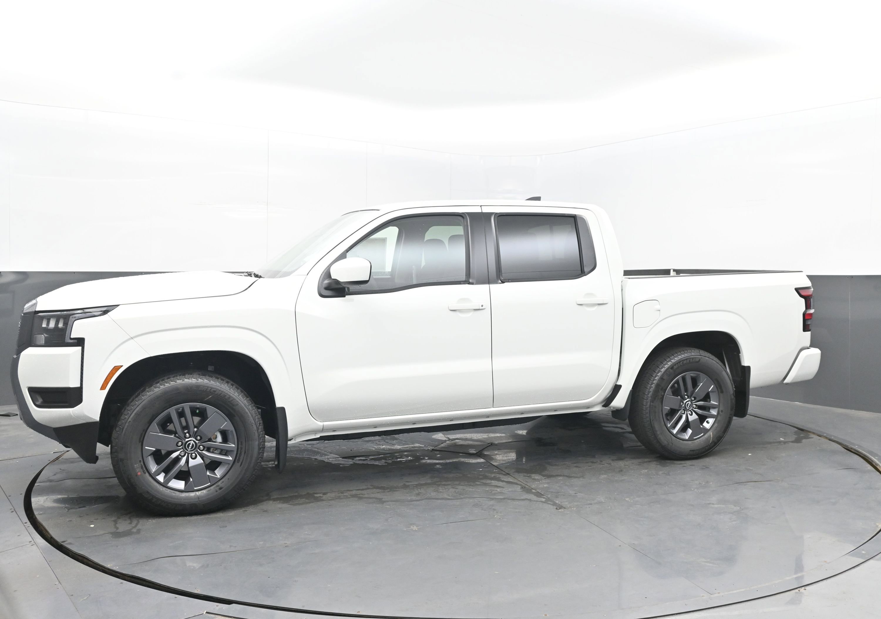 New 2026 Nissan Frontier SV image 4