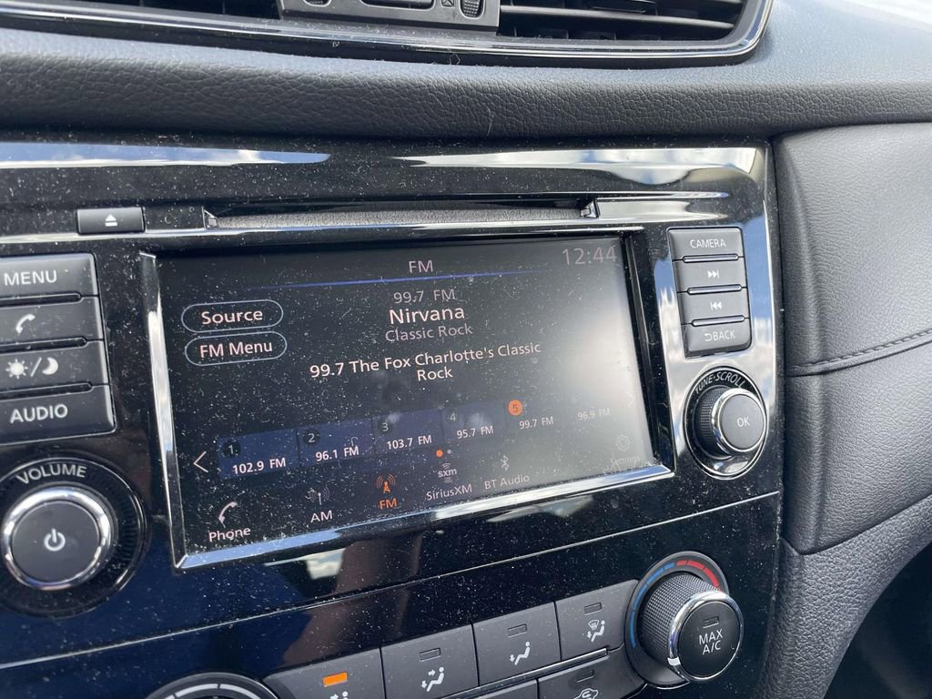 Used 2019 Nissan Rogue S w/ Special Edition Package image 40