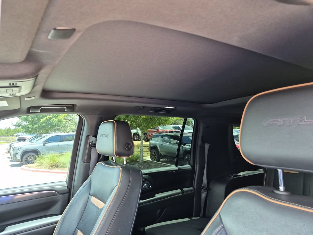 Used 2023 GMC Yukon XL AT4 w/ AT4 Premium Package AWD/4WD image 31