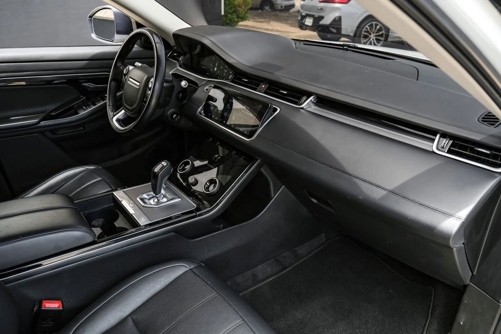 Used 2020 Land Rover Range Rover Evoque SE AWD/4WD image 17