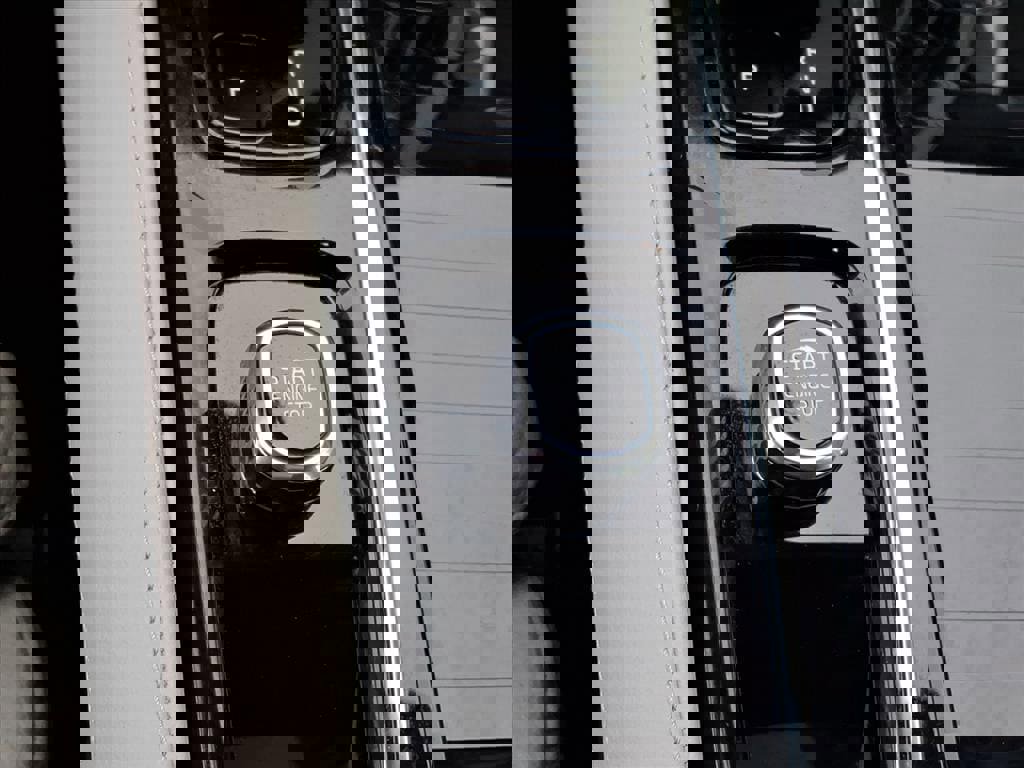 Certified 2025 Volvo S60 T8 Ultra w/ Climate Package image 26