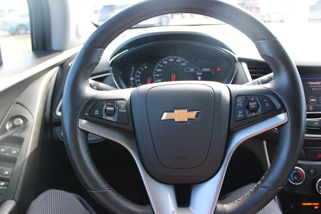 Used 2020 Chevrolet Trax LT w/ LT Convenience Package image 33