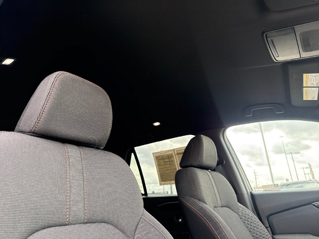 Used 2025 Honda Pilot Sport image 17