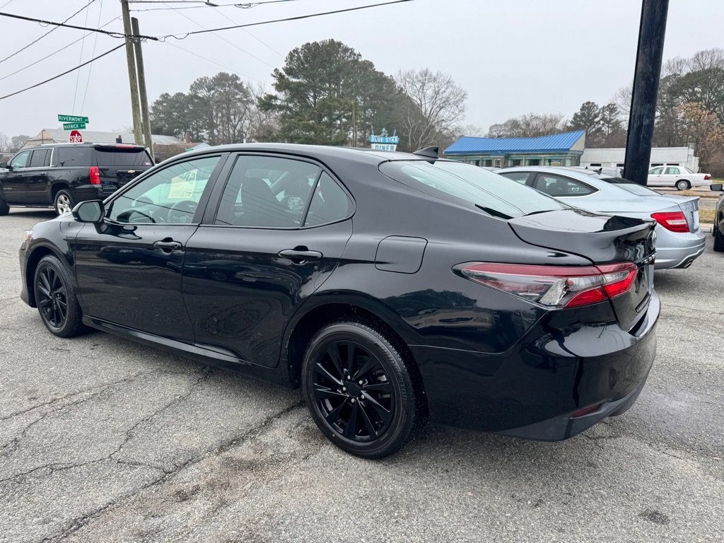 Used 2024 Toyota Camry LE image 4