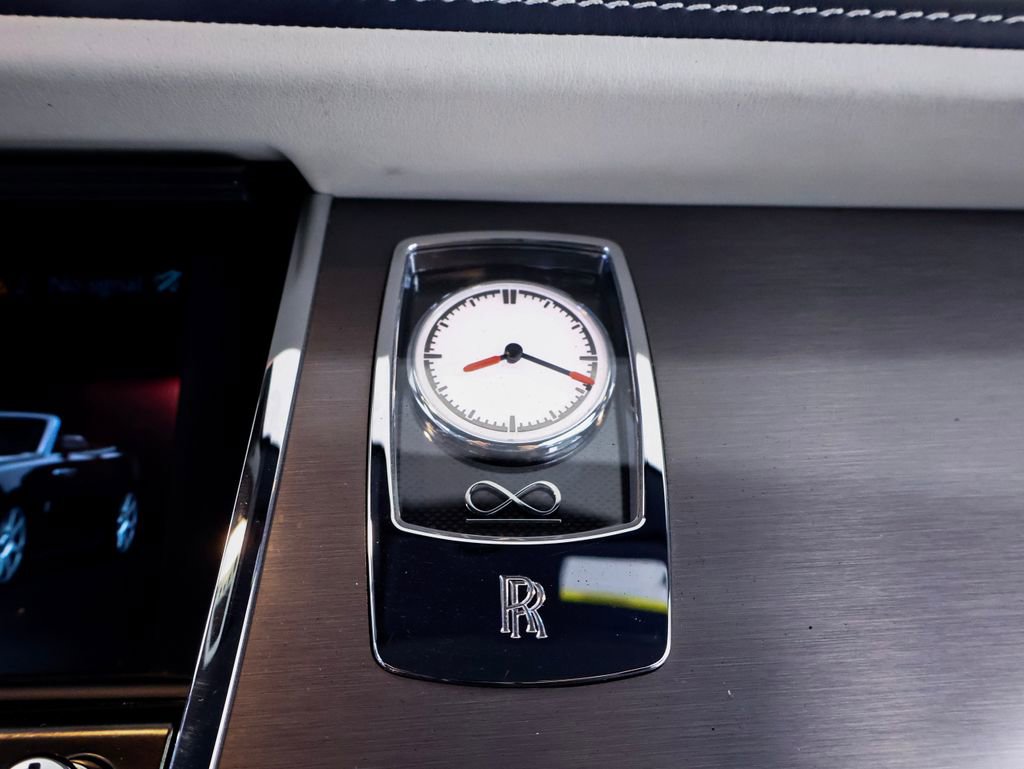 Used 2018 Rolls-Royce Dawn RWD image 23