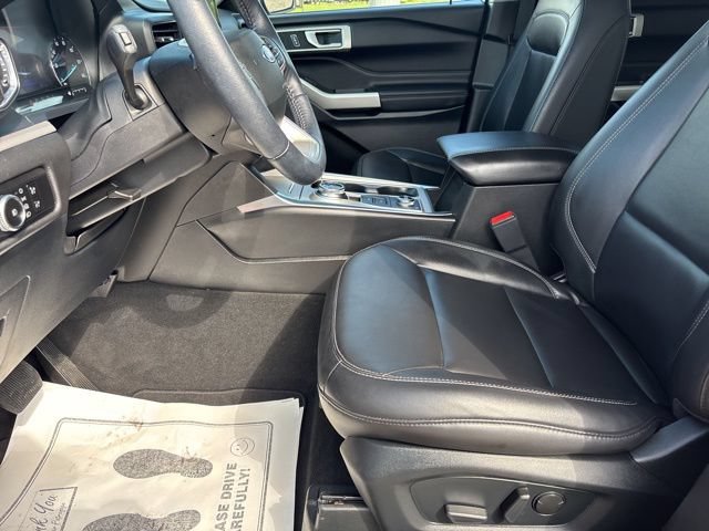 Used 2023 Ford Explorer XLT w/ Equipment Group 202A AWD/4WD image 14