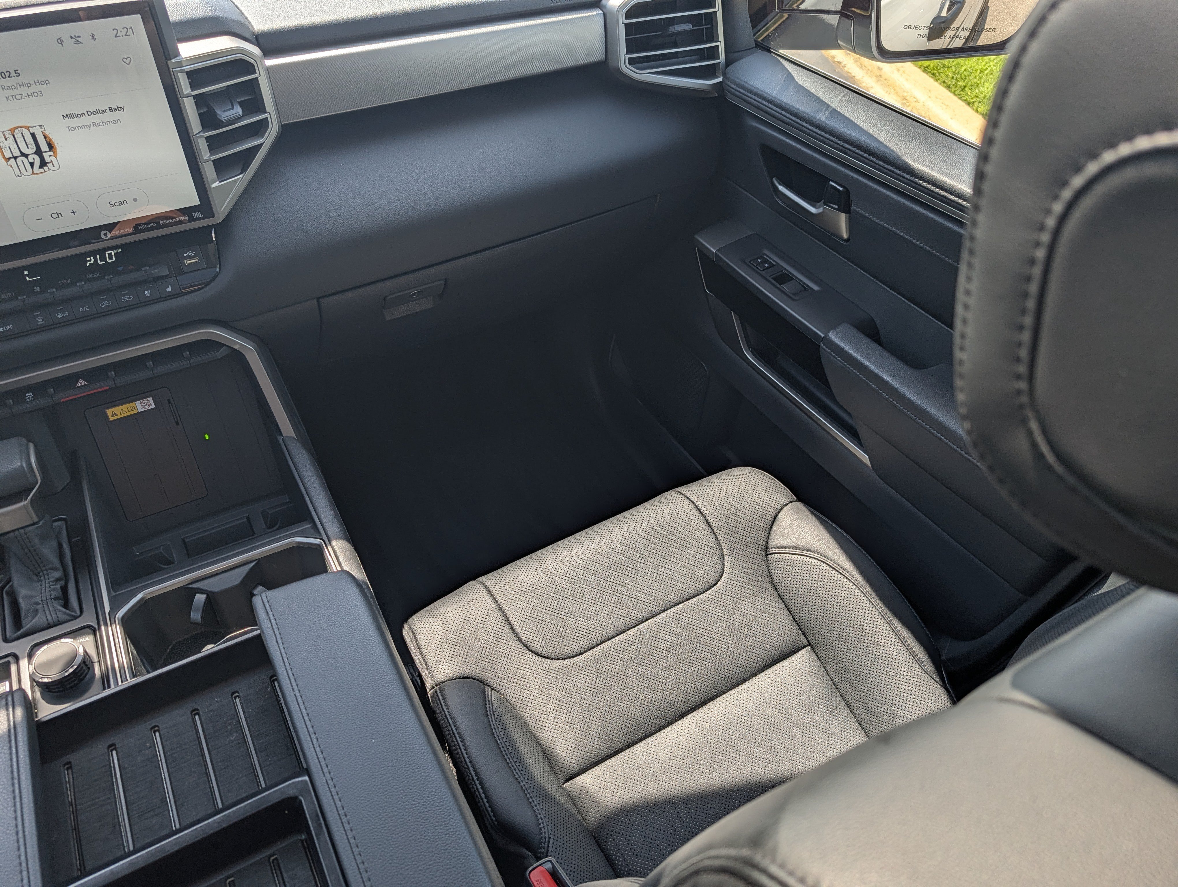 Used 2024 Toyota Tundra Limited AWD/4WD image 11