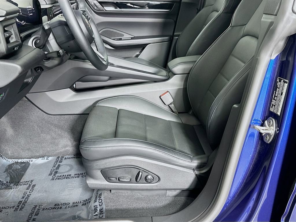 Certified 2025 Porsche Macan Electric image 22