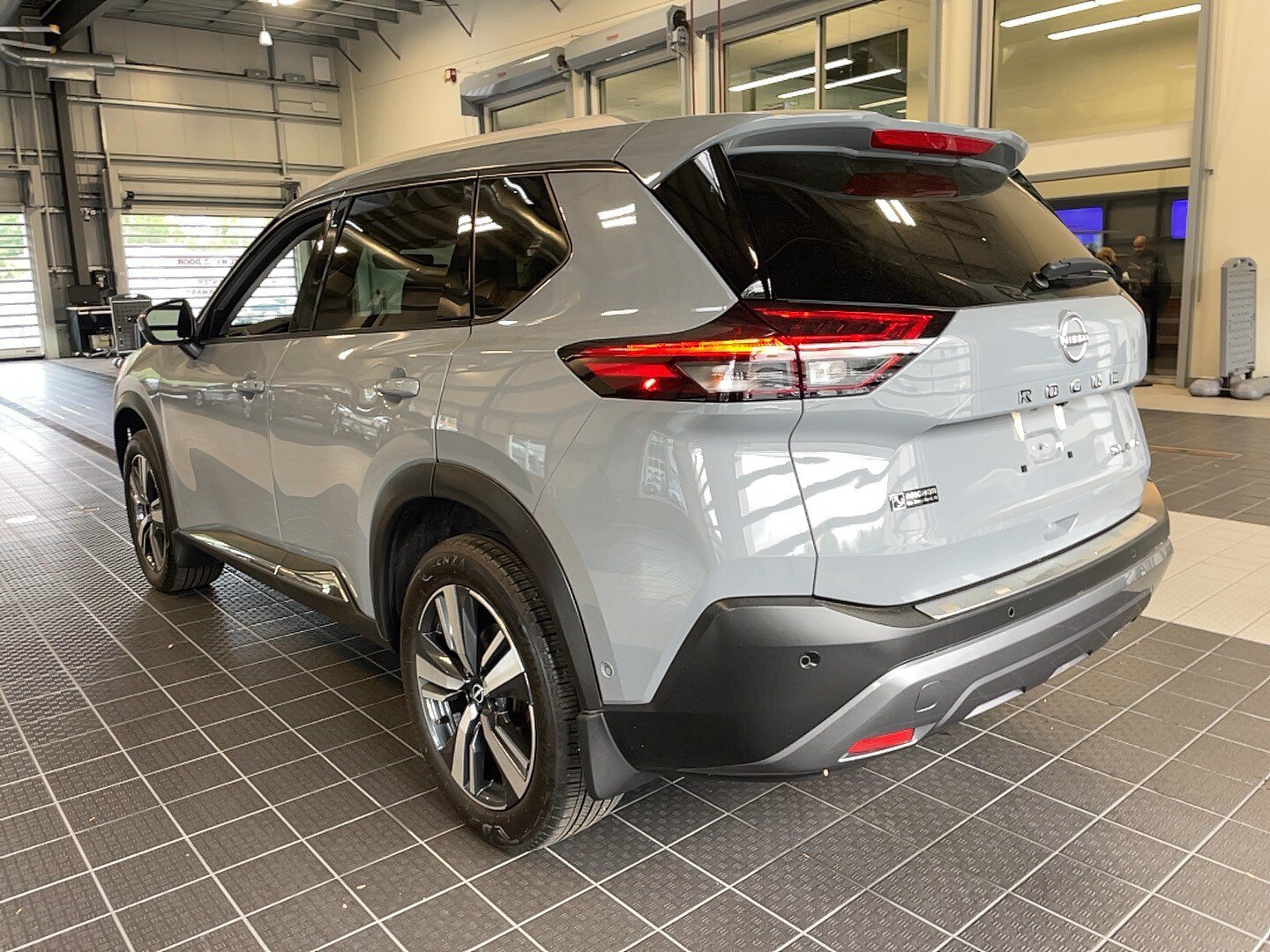 Used 2023 Nissan Rogue SL w/ SL Premium Package AWD/4WD image 23