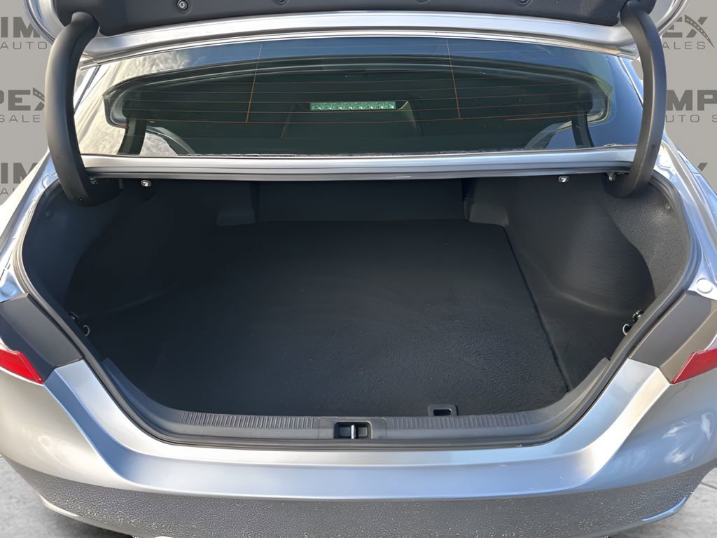 Used 2020 Toyota Camry SE image 25