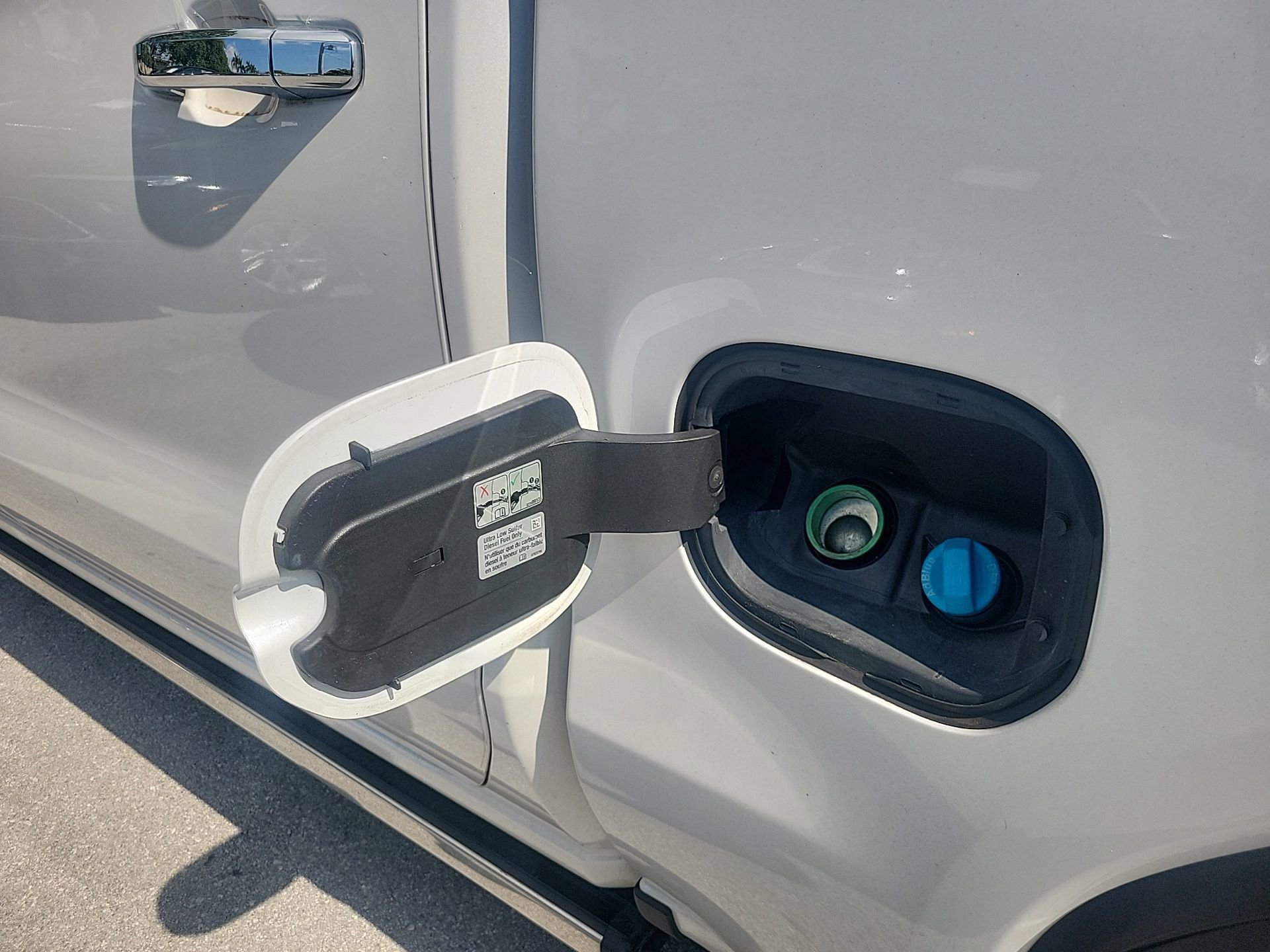 Used 2023 GMC Sierra 1500 Denali w/ Denali Reserve Package AWD/4WD image 15