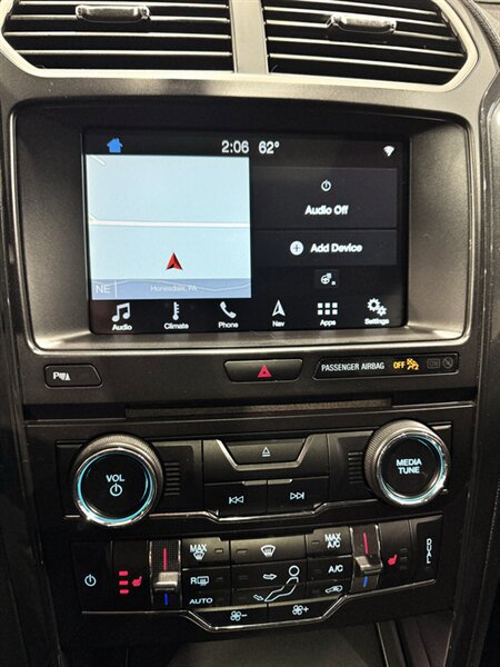 Used 2018 Ford Explorer XLT w/ Equipment Group 202A AWD/4WD image 13