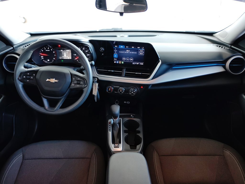 Used 2024 Chevrolet Trax LS FWD image 36