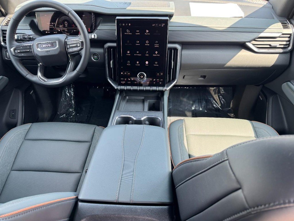 Used 2025 GMC Acadia AT4 w/ Luxury Package AWD/4WD image 13