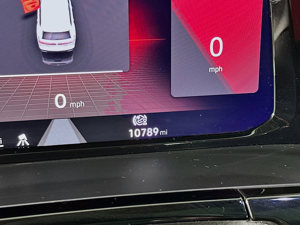 Used 2025 Volkswagen Atlas Peak Edition SE AWD/4WD image 13