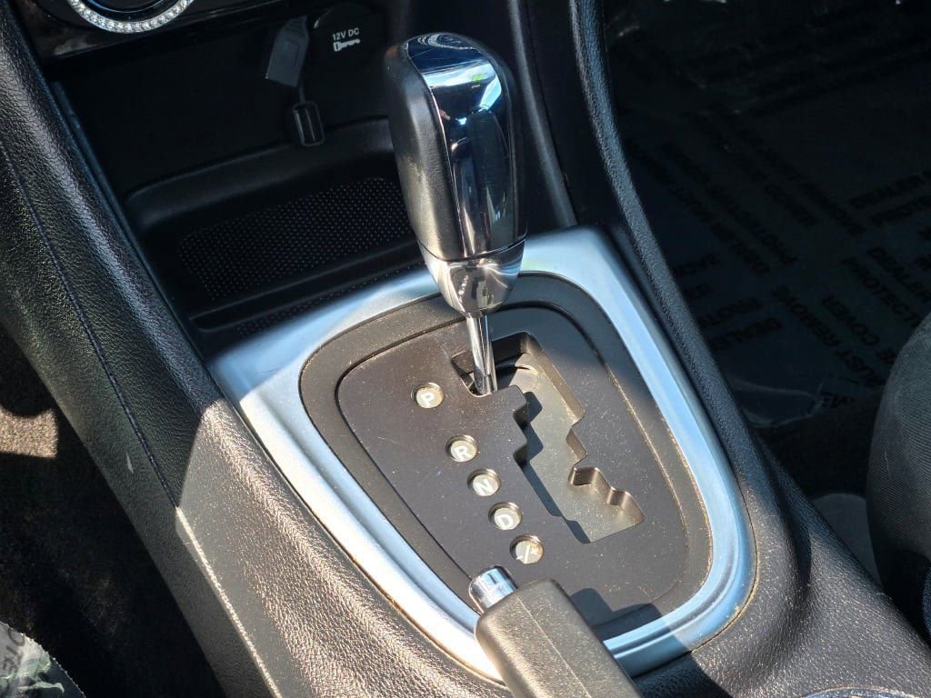 Used 2011 Chrysler 200 Touring FWD image 21