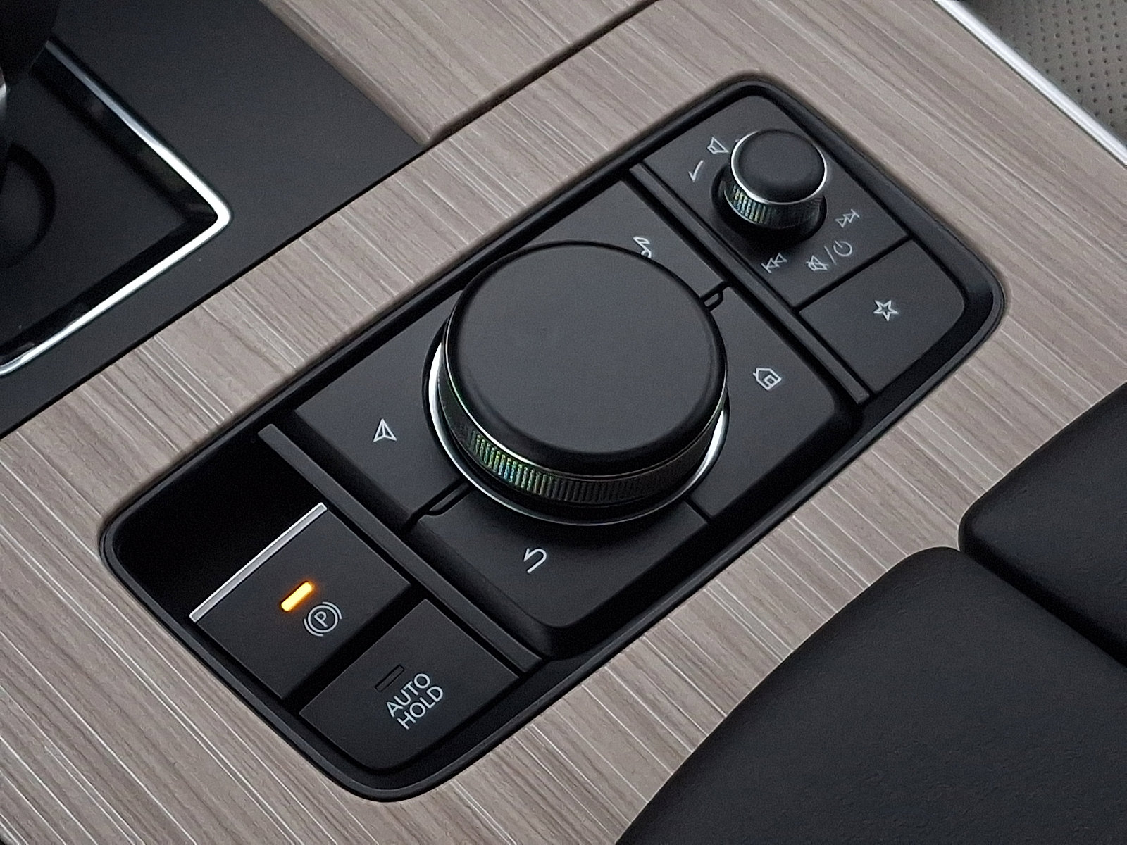 New 2026 MAZDA CX-90 Plug-In Hybrid w/ Preferred image 16