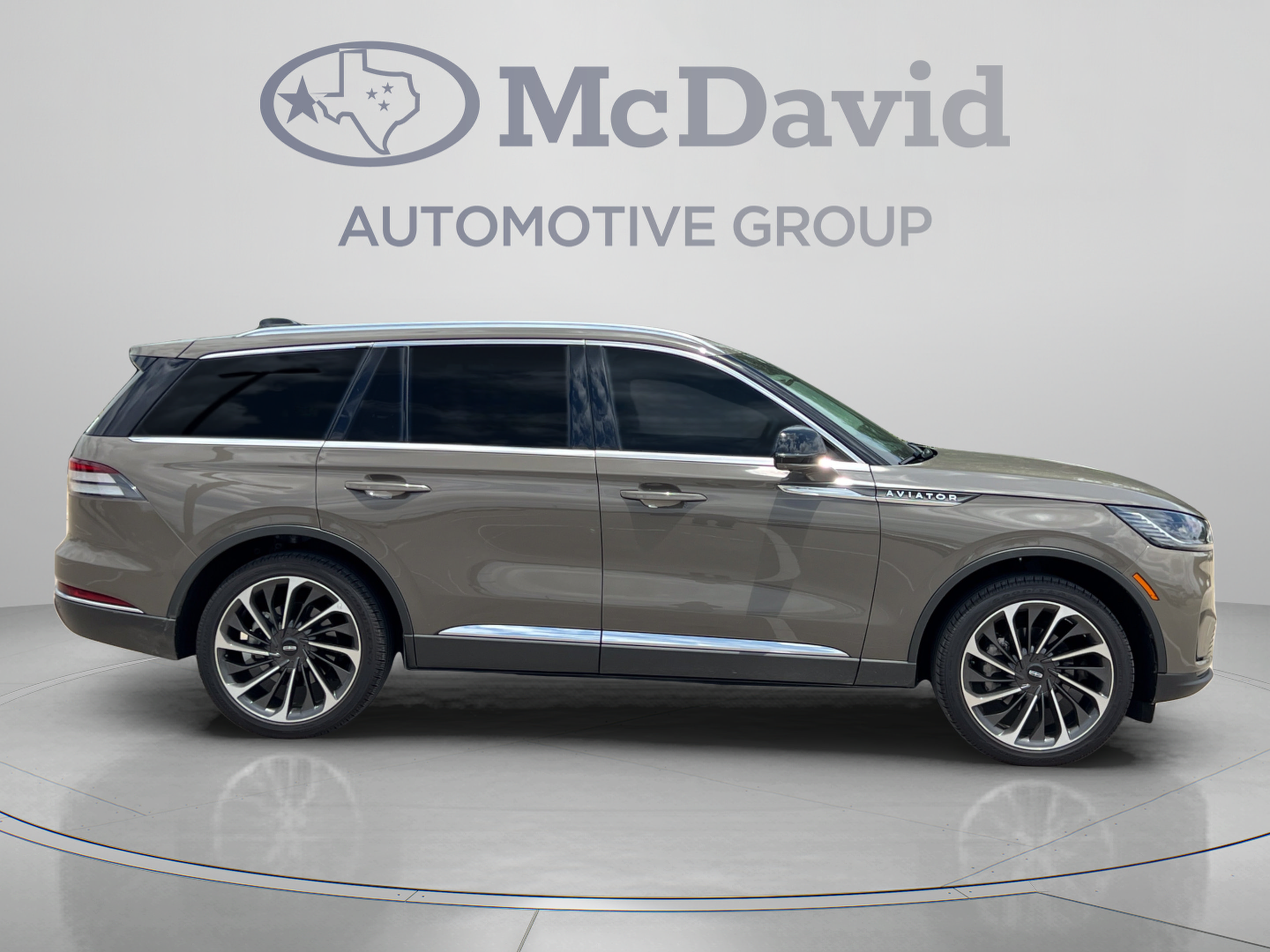 New 2025 Lincoln Aviator Reserve w/ Equipment Group 201A AWD/4WD image 8