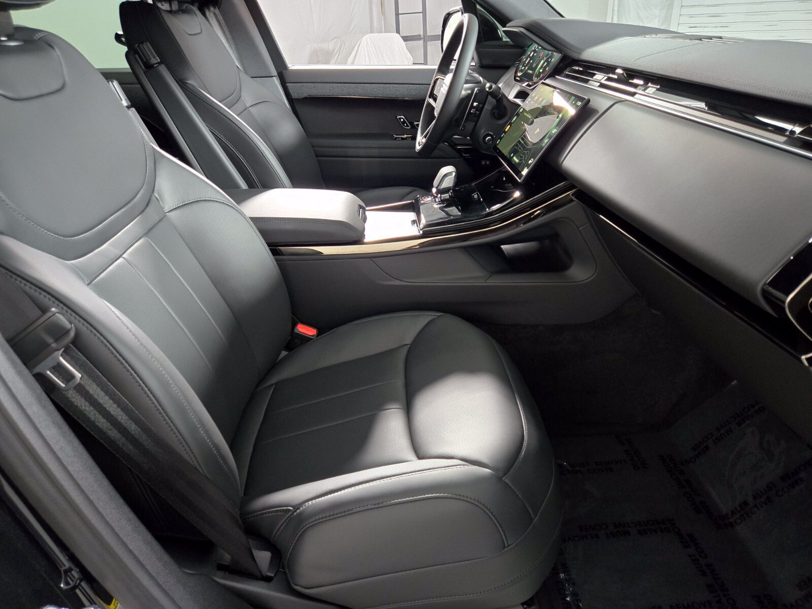 New 2026 Land Rover Range Rover Sport Dynamic SE AWD/4WD image 3