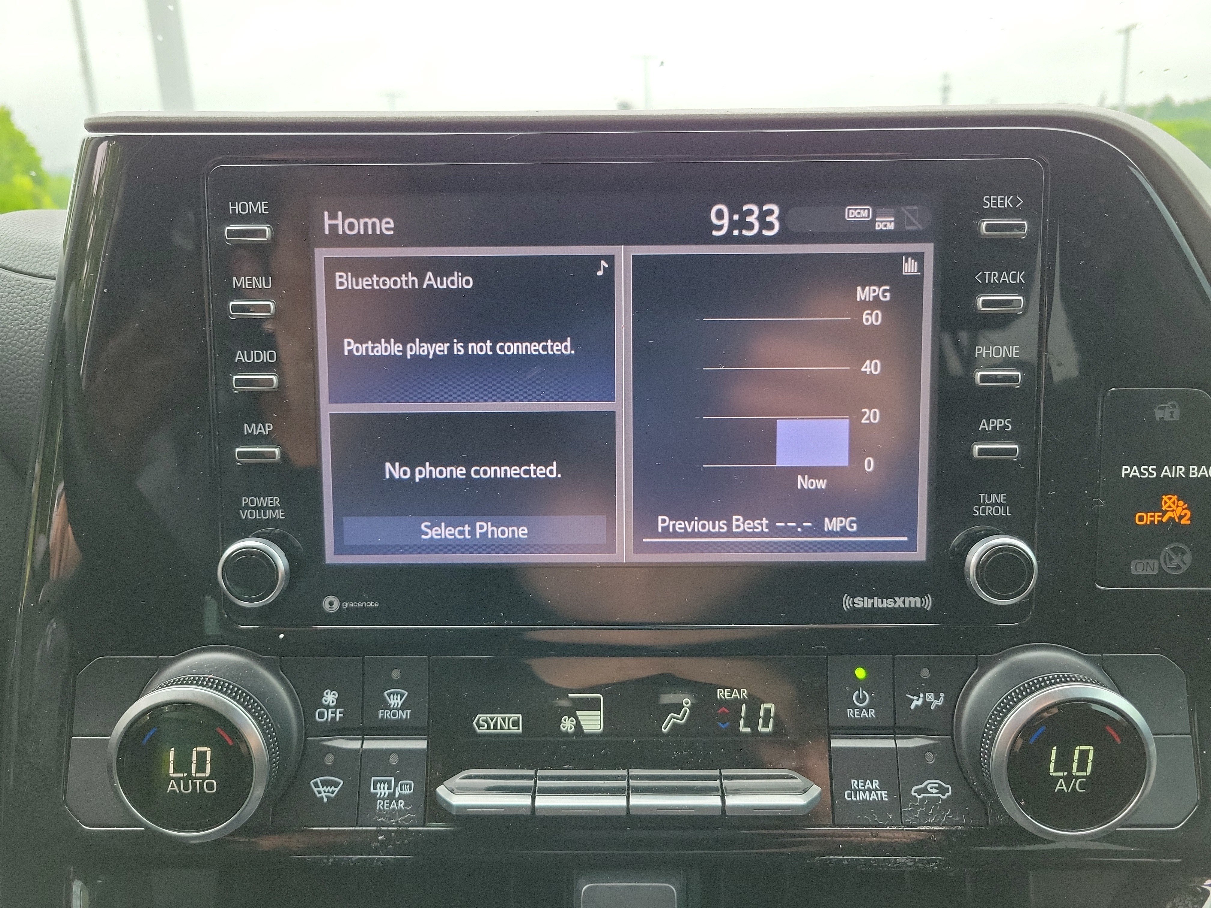 Used 2022 Toyota Highlander L FWD image 9