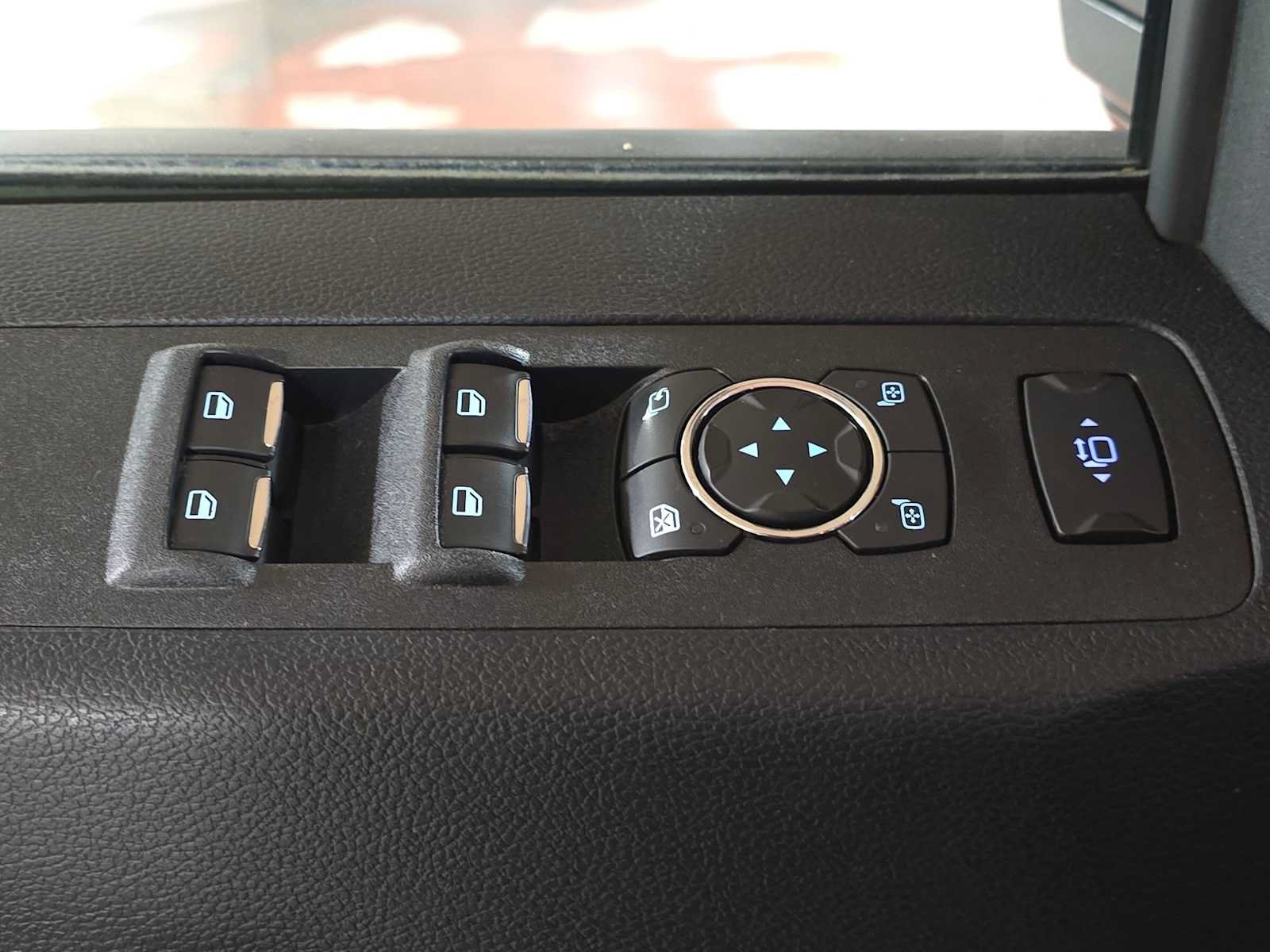 Used 2018 Ford F350 Lariat w/ Lariat Ultimate Package AWD/4WD image 23