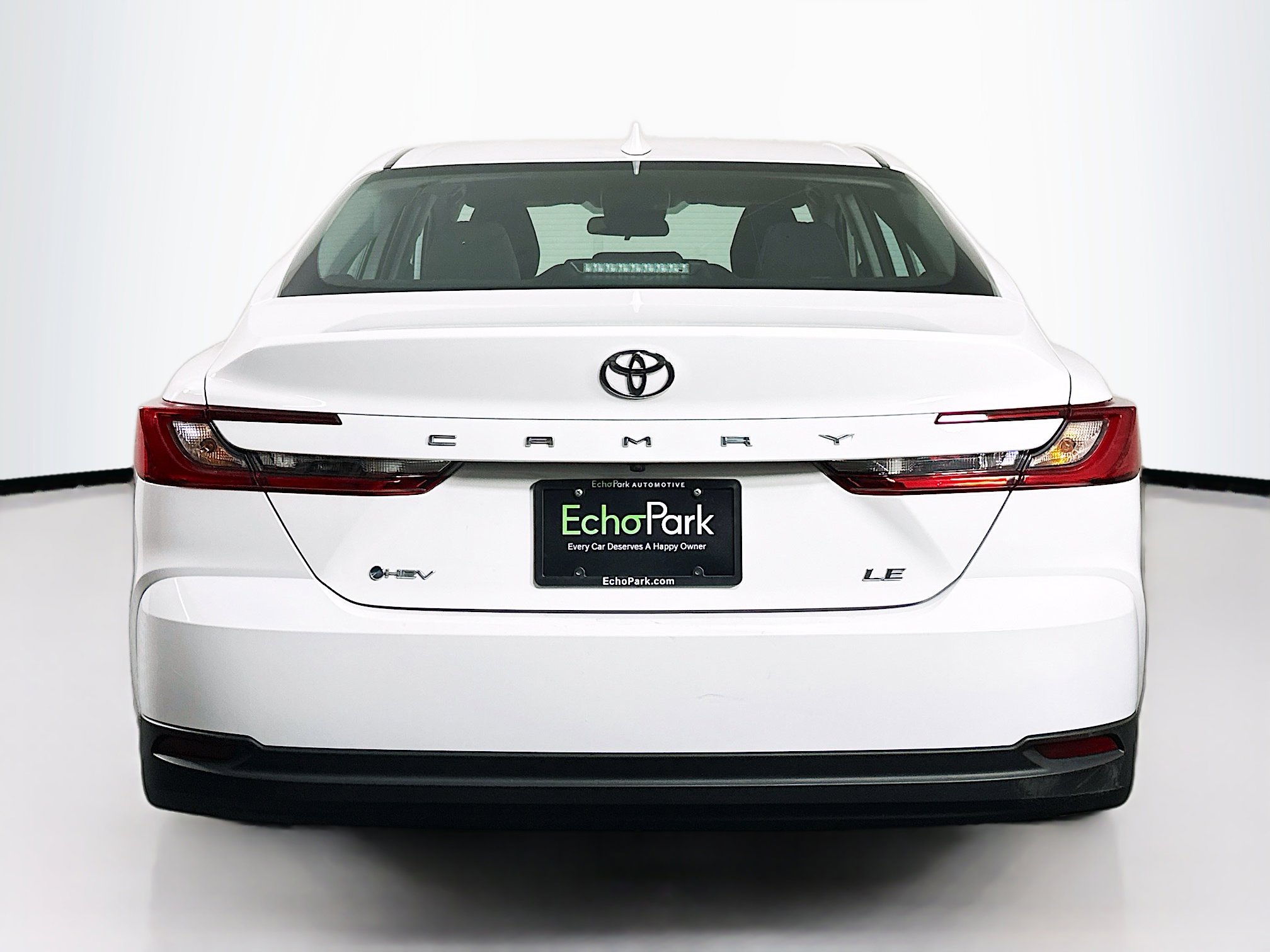 Used 2025 Toyota Camry LE image 7