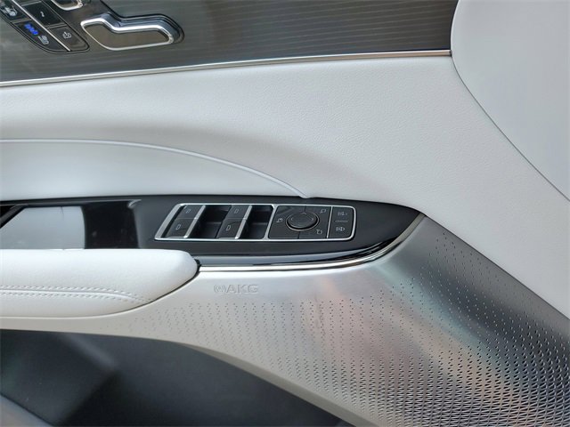 New 2025 Cadillac Lyriq Luxury image 22