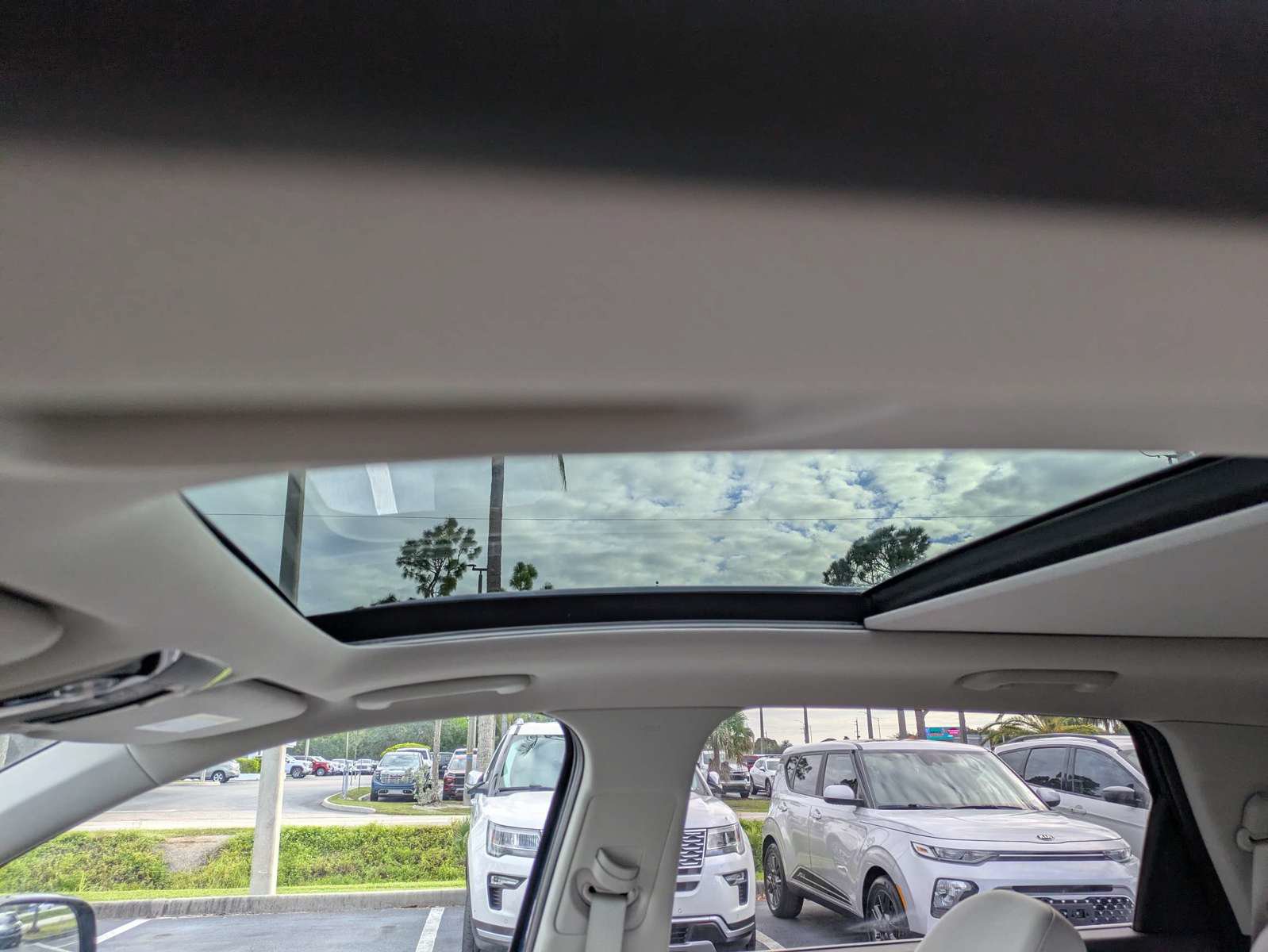 Used 2026 Kia Sorento S w/ S Panoramic Sunroof Package FWD image 18