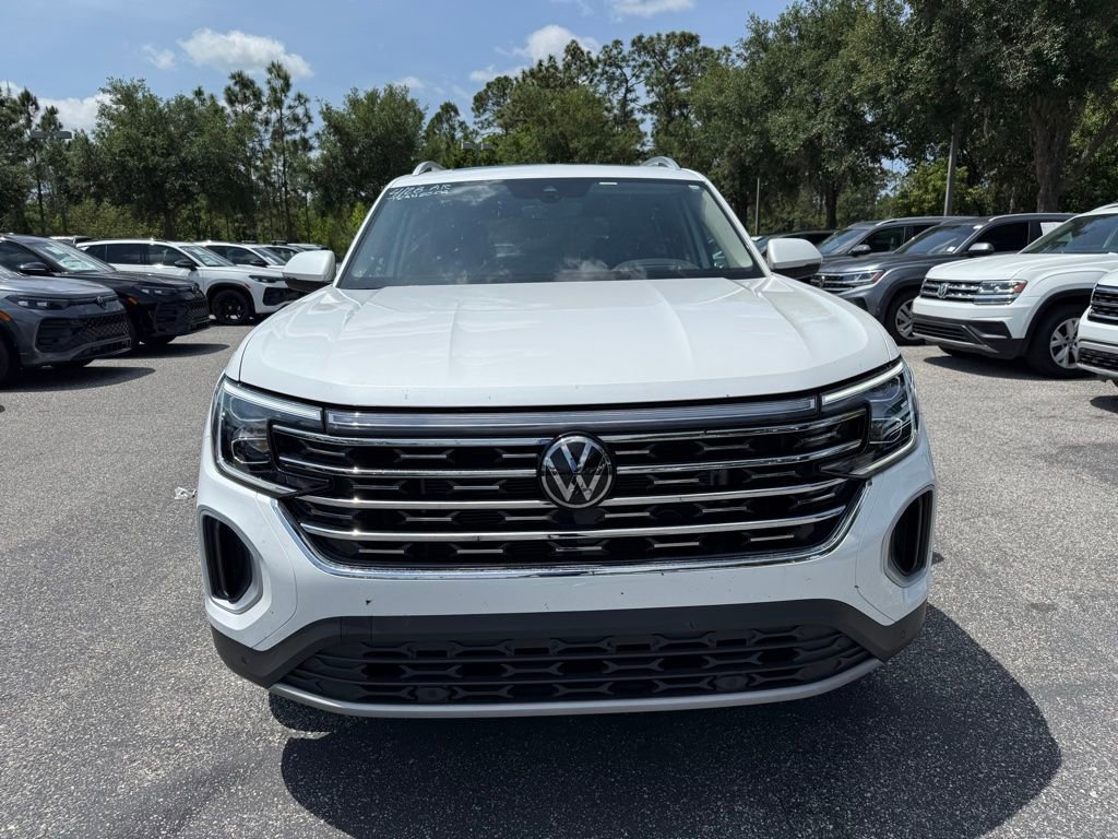 Used 2025 Volkswagen Atlas SEL AWD/4WD image 2