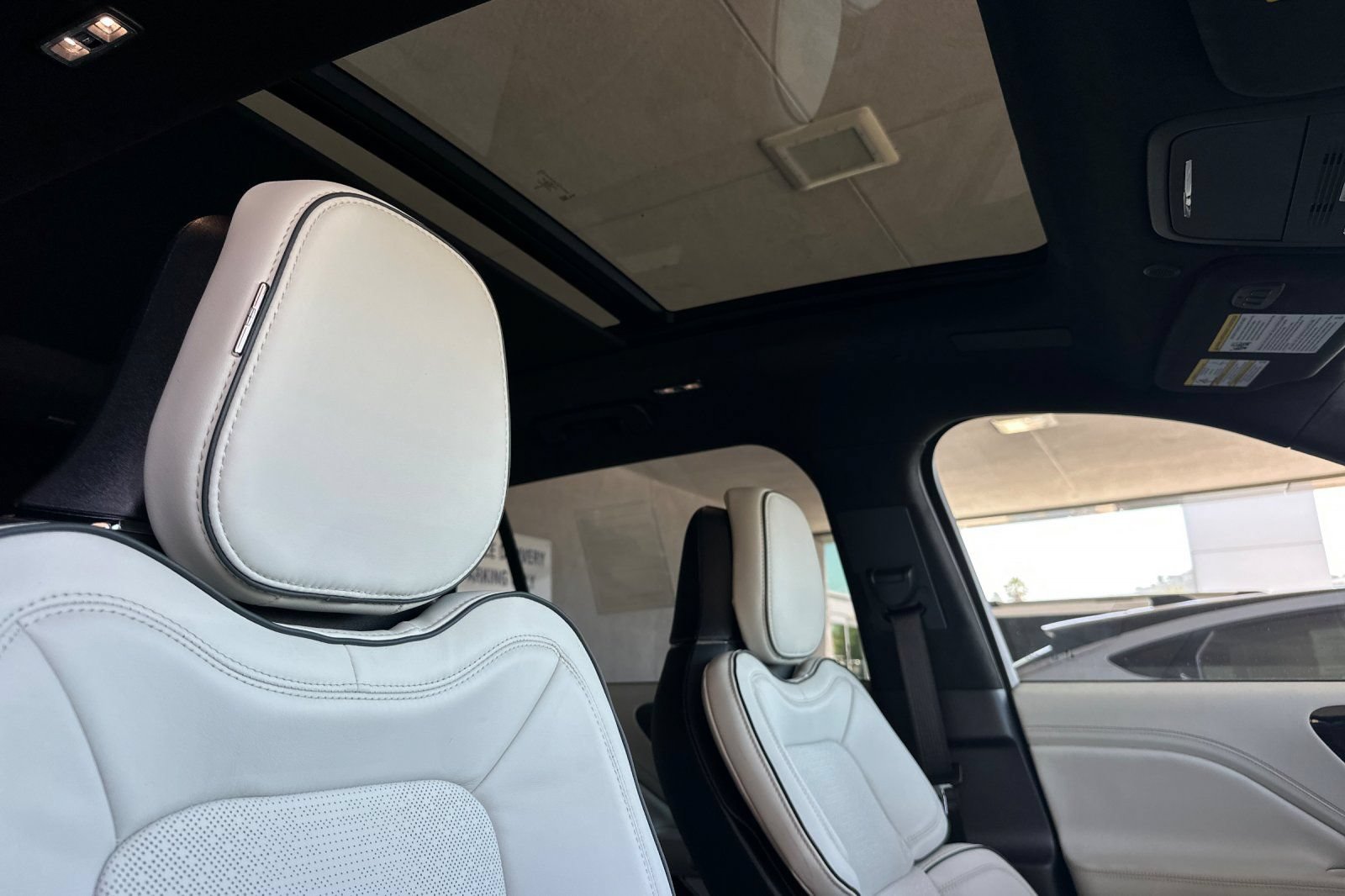 New 2026 Lincoln Aviator Black Label w/ Black Label Special Edition AWD/4WD image 17
