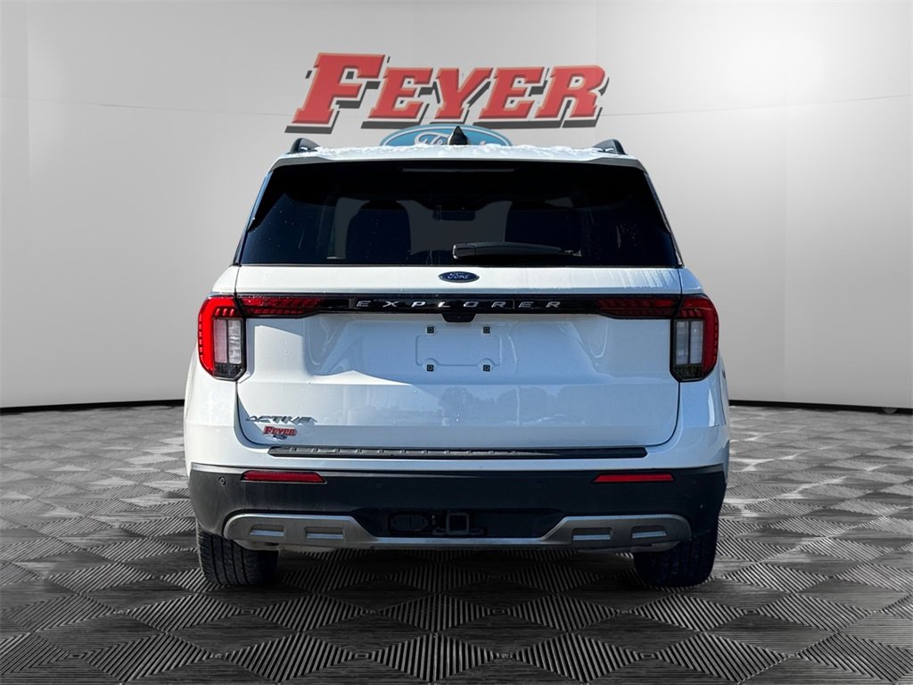 Used 2025 Ford Explorer Active w/ Active Comfort Package image 4
