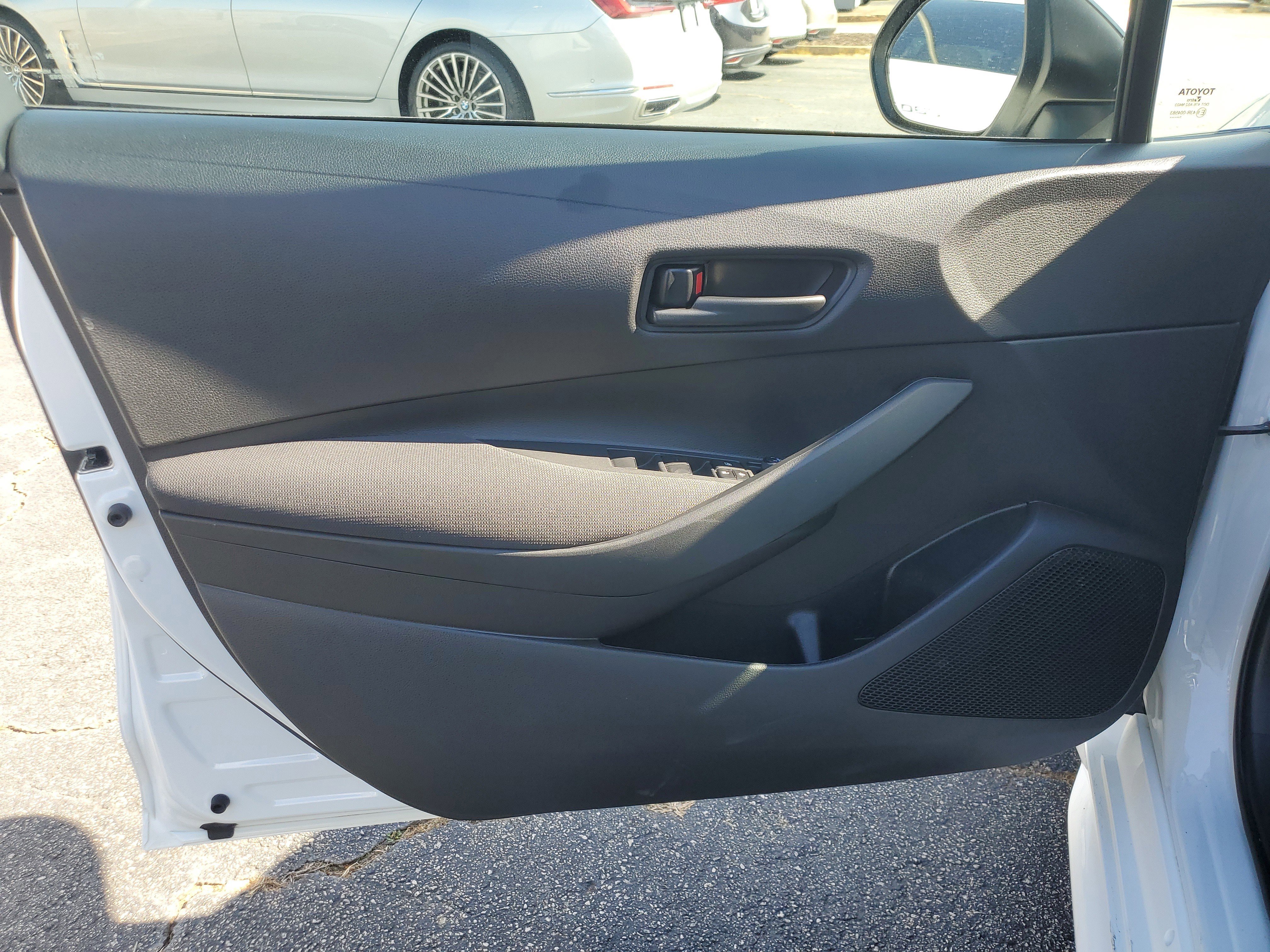 Used 2022 Toyota Corolla LE image 17