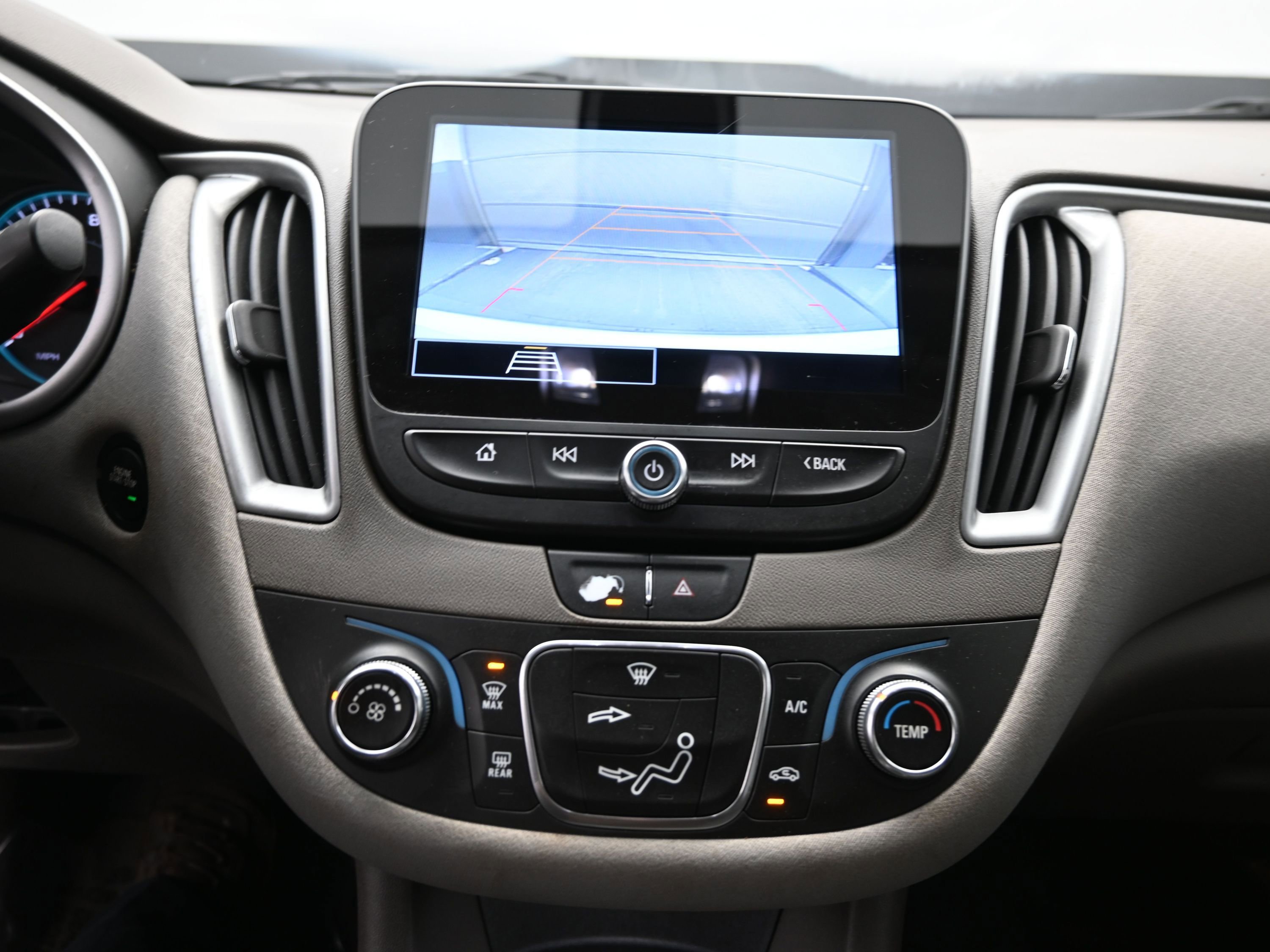 Used 2021 Chevrolet Malibu LS image 17