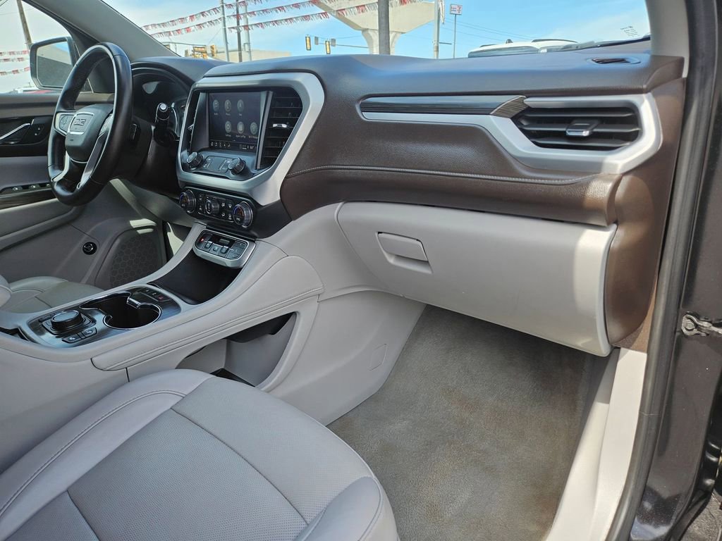 Used 2023 GMC Acadia SLT image 30