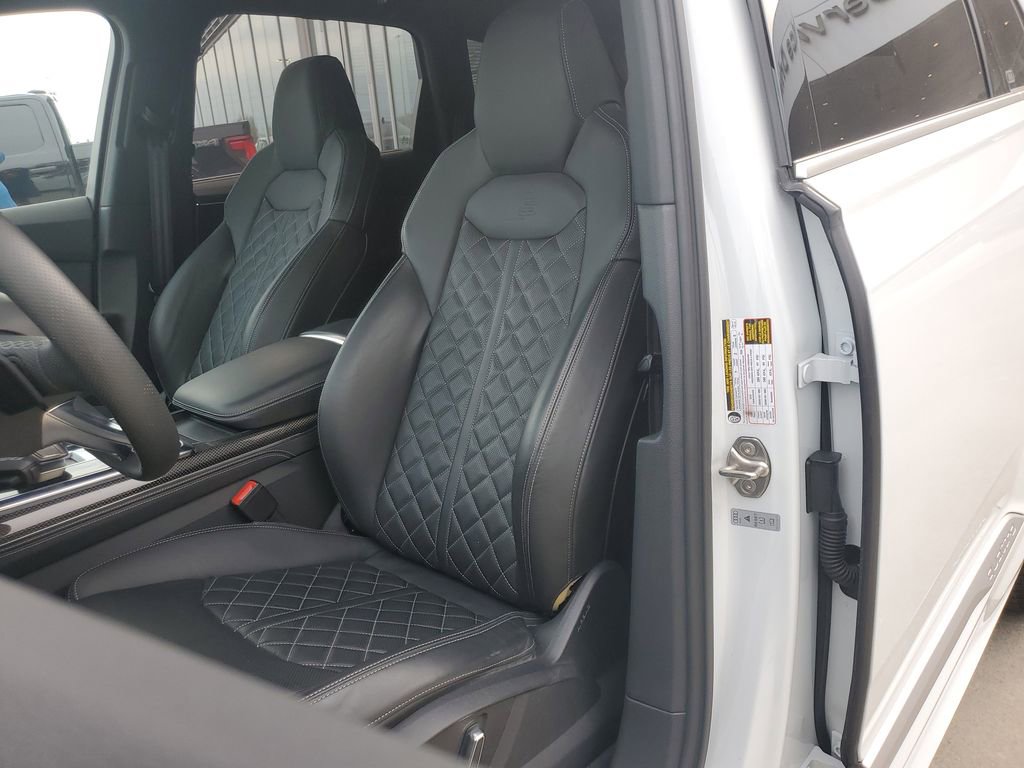 Used 2023 Audi SQ7 Prestige image 9