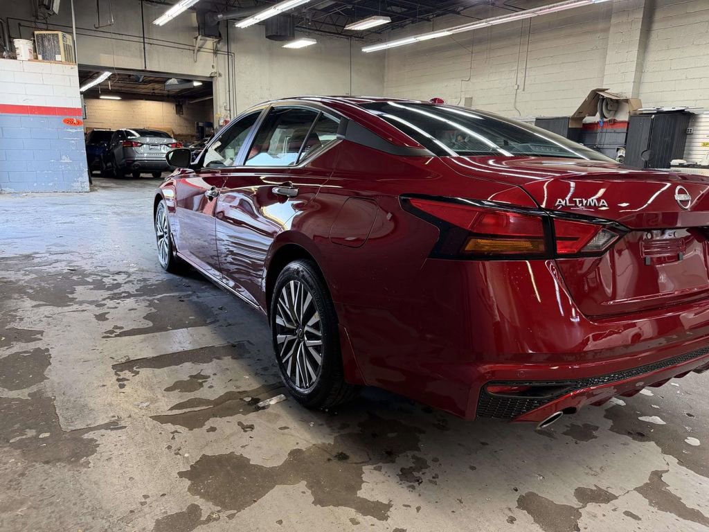 Used 2025 Nissan Altima 2.5 SV w/ SV Premium Package FWD image 20