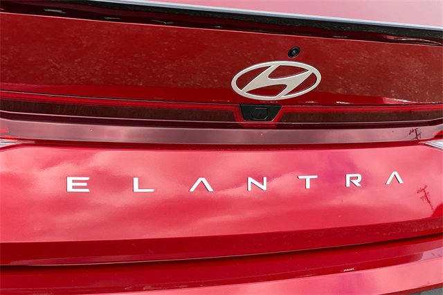 Used 2025 Hyundai Elantra Sport image 33