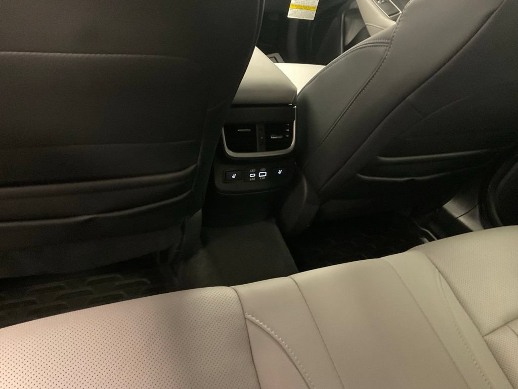 Certified 2025 Subaru Outback Limited AWD/4WD image 27