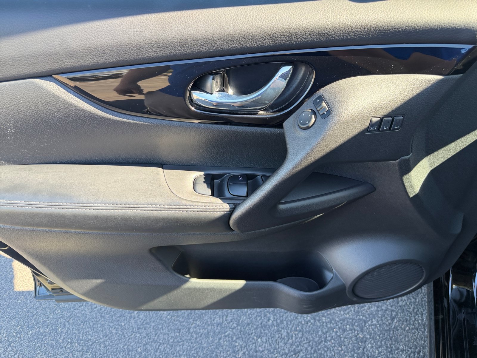 Used 2021 Nissan Rogue Sport SL w/ Premium Package FWD image 13