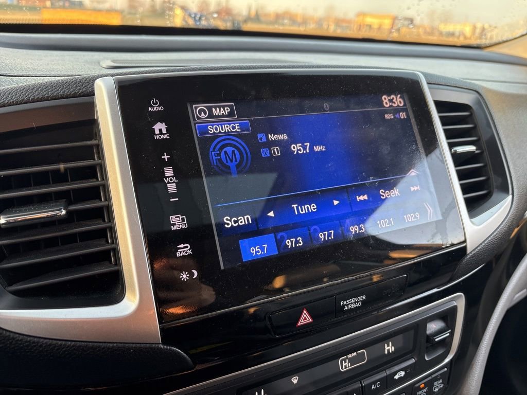 Used 2017 Honda Pilot Touring image 23