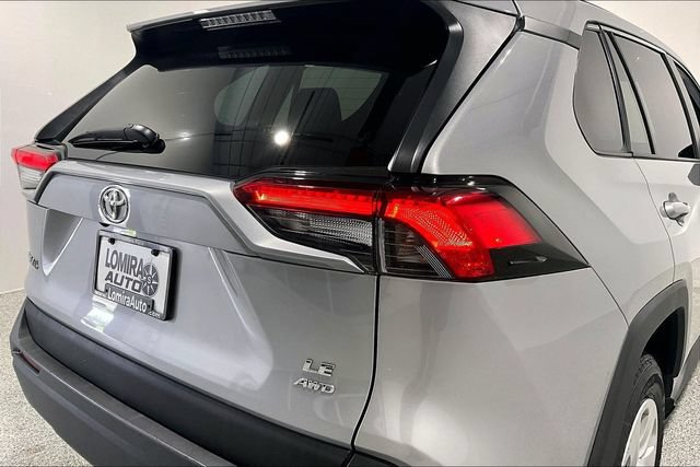 Used 2020 Toyota RAV4 LE AWD/4WD image 28