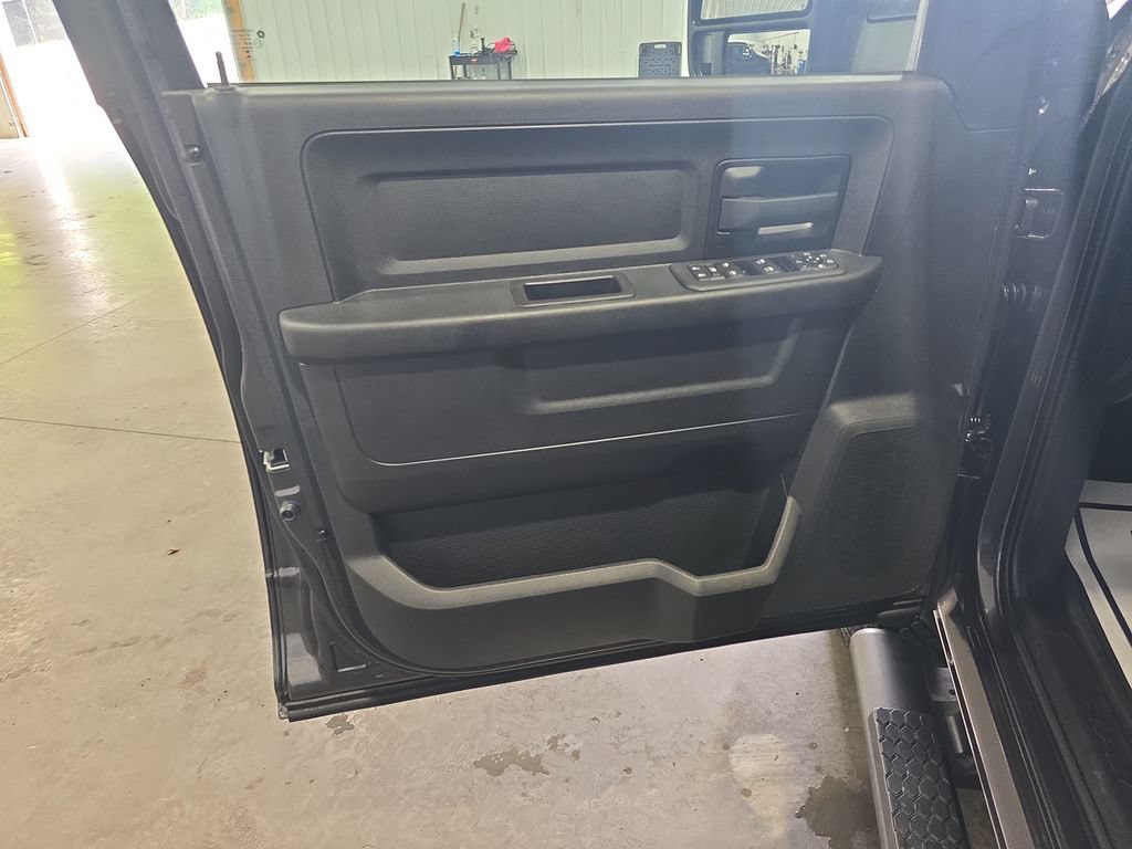 New 2026 RAM 2500 Warlock AWD/4WD image 12