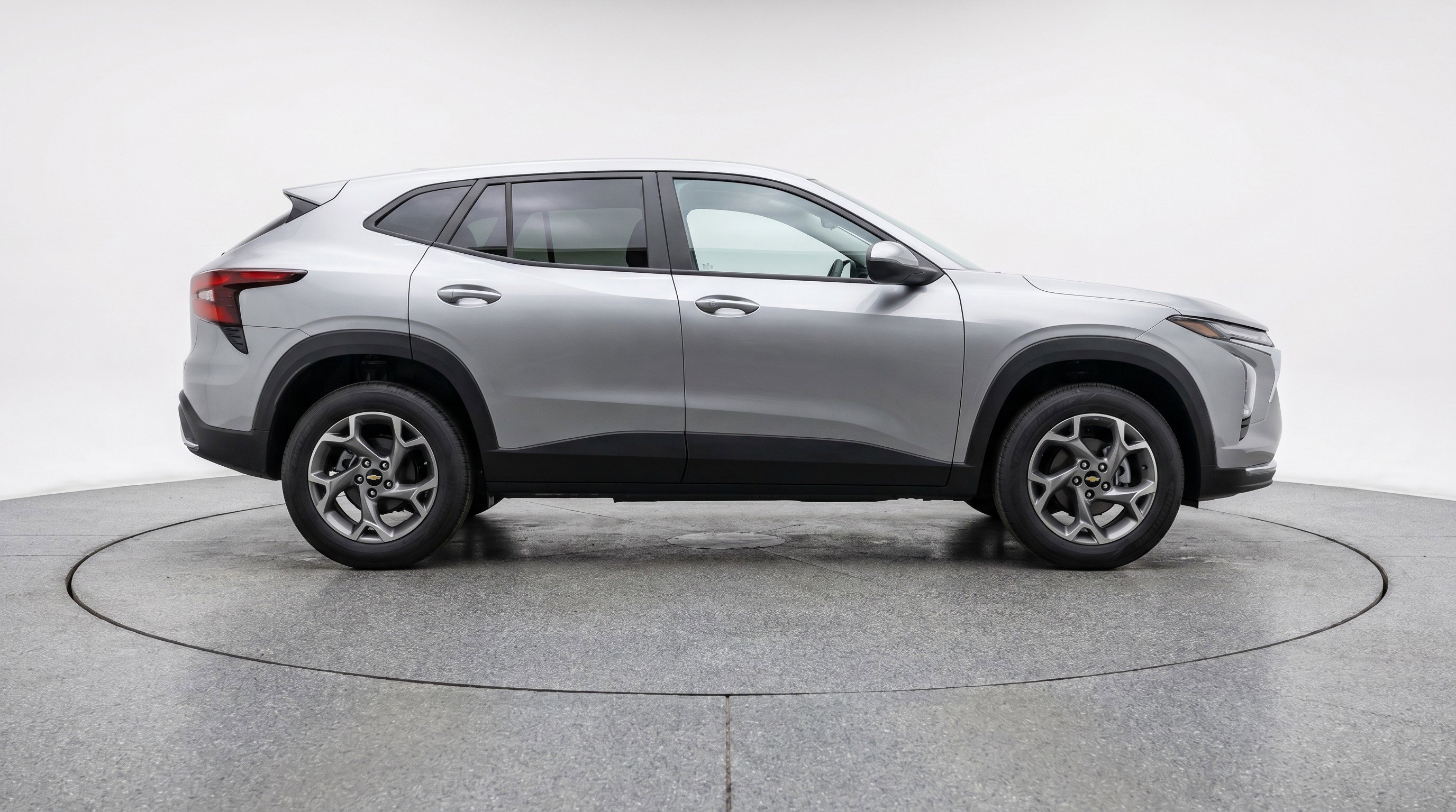 Used 2025 Chevrolet Trax LT w/ LT Convenience Package FWD image 11
