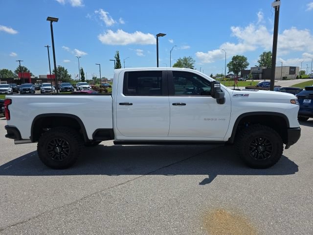 Used 2025 Chevrolet Silverado 2500 ZR2 w/ Technology Package AWD/4WD image 6