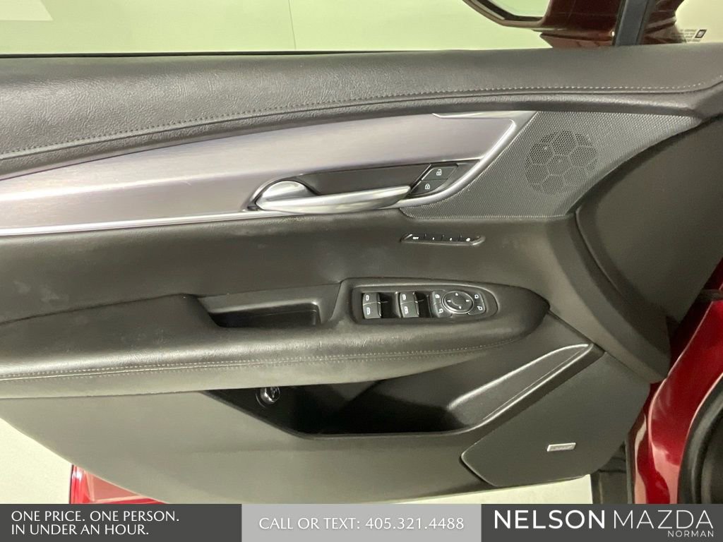 Used 2019 Cadillac XT5 Premium Luxury FWD image 16